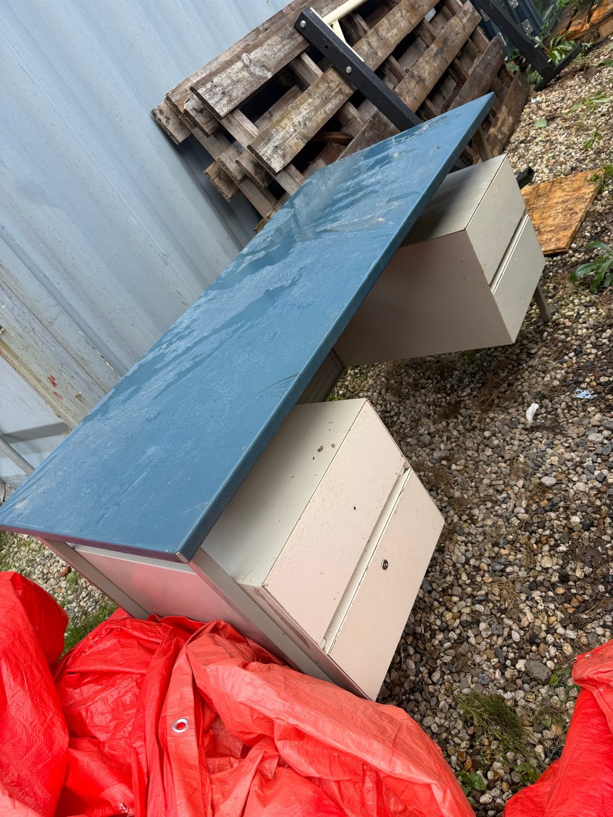 Gratis bureau af te halen in Aalsmeer, Overige typen, Gebruikt, Metaal, Ophalen of Verzenden