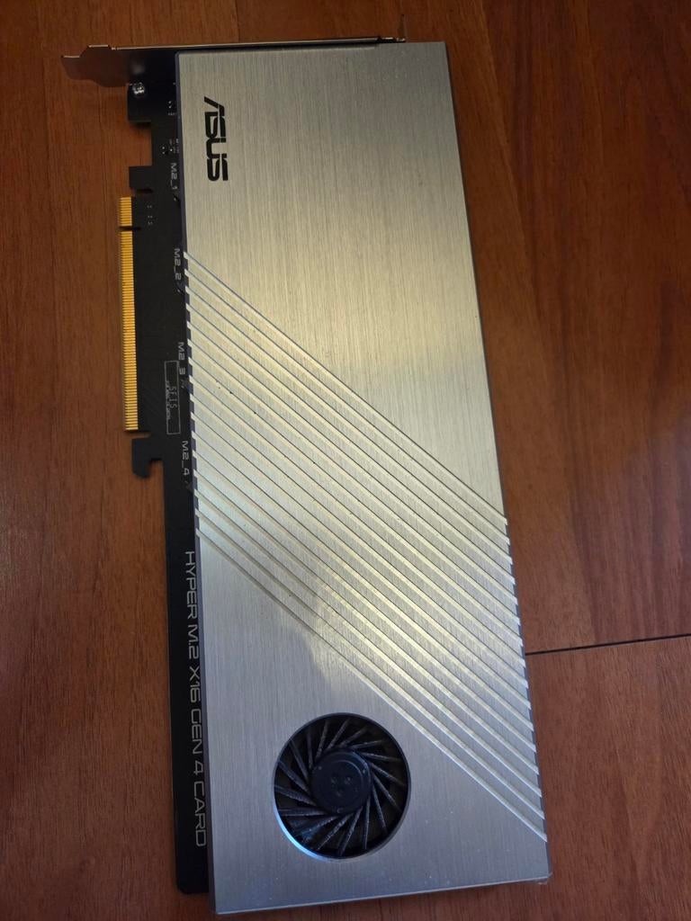 ASUS Hyper M.2 x16 Gen 4 Card (2 stuks beschikbaar), Computers en Software, Videokaarten, Gebruikt, Overige soorten, PCI-Express 4