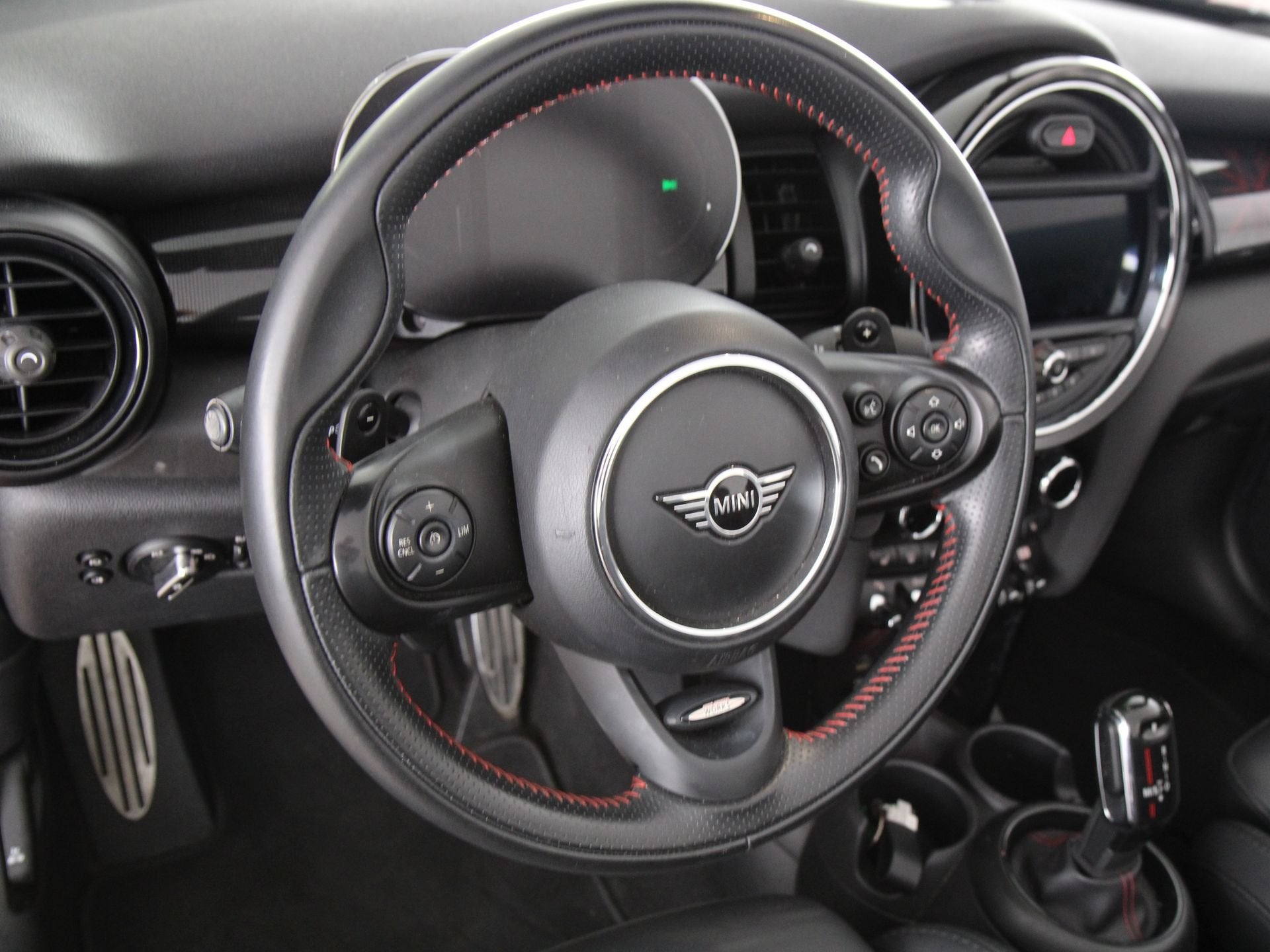 MINI Cabrio Cooper S Hammersmith Edition Aut. (bj 2020), Auto's, Mini, Gebruikt, 4 stoelen, Bedrijf, 19 km/l
