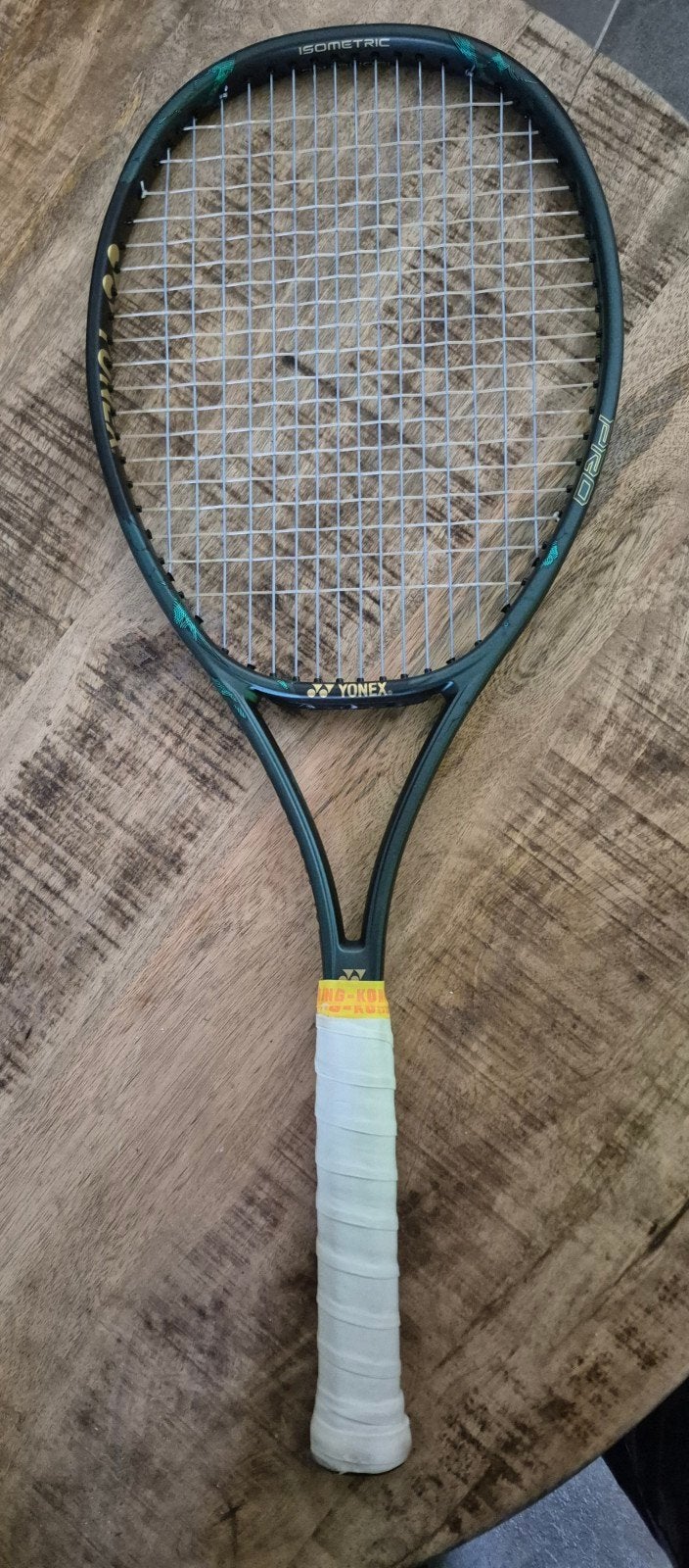 Yonex VCore Pro 100 matte green, Sport en Fitness, Tennis, Overige merken, Ophalen of Verzenden, Zo goed als nieuw, Racket