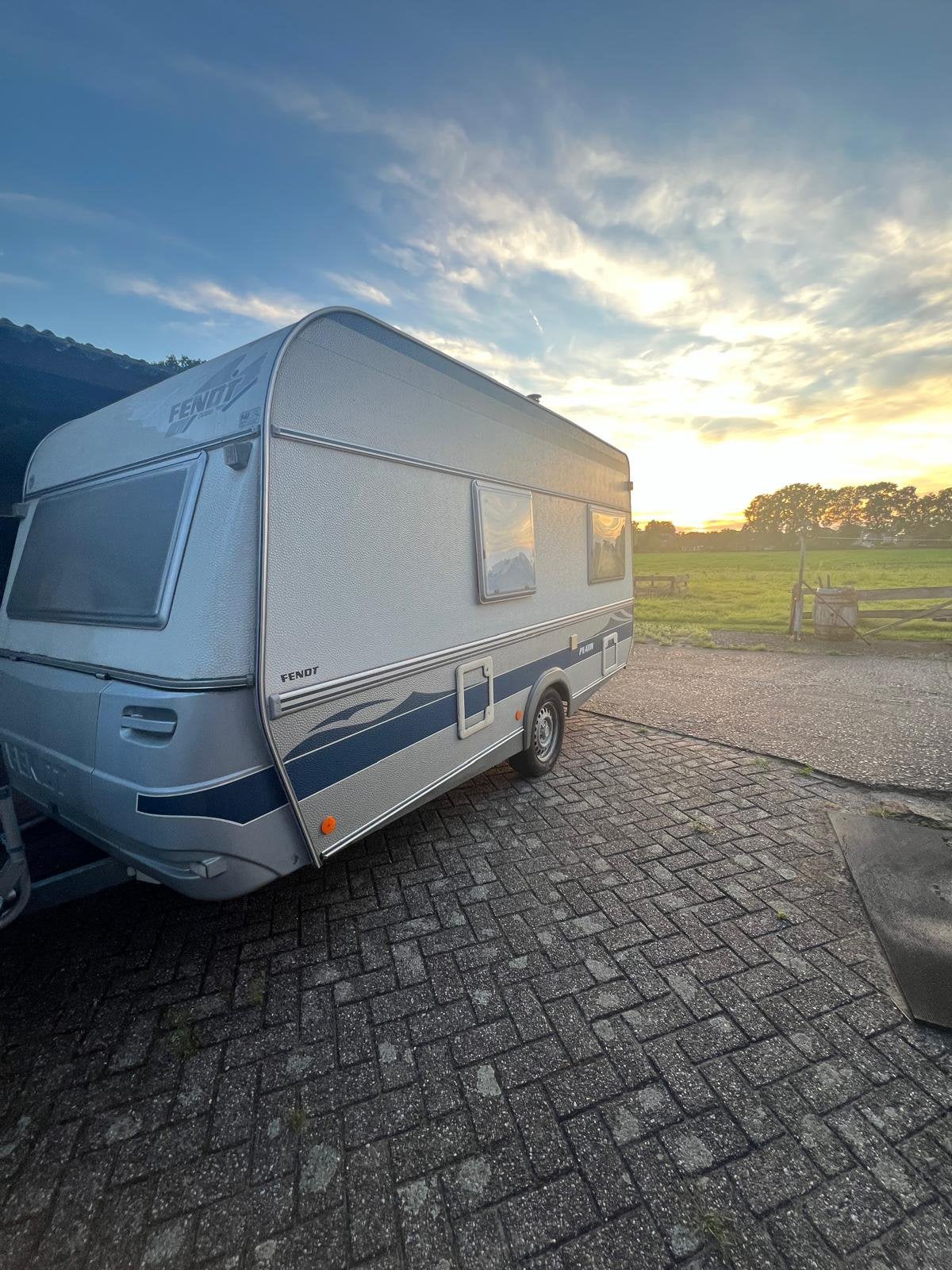 Fendt Platin 420, Thule luifel, Isabella voortent en luifel, Caravans en Kamperen, Caravans, Particulier, tot en met 3, Ophalen