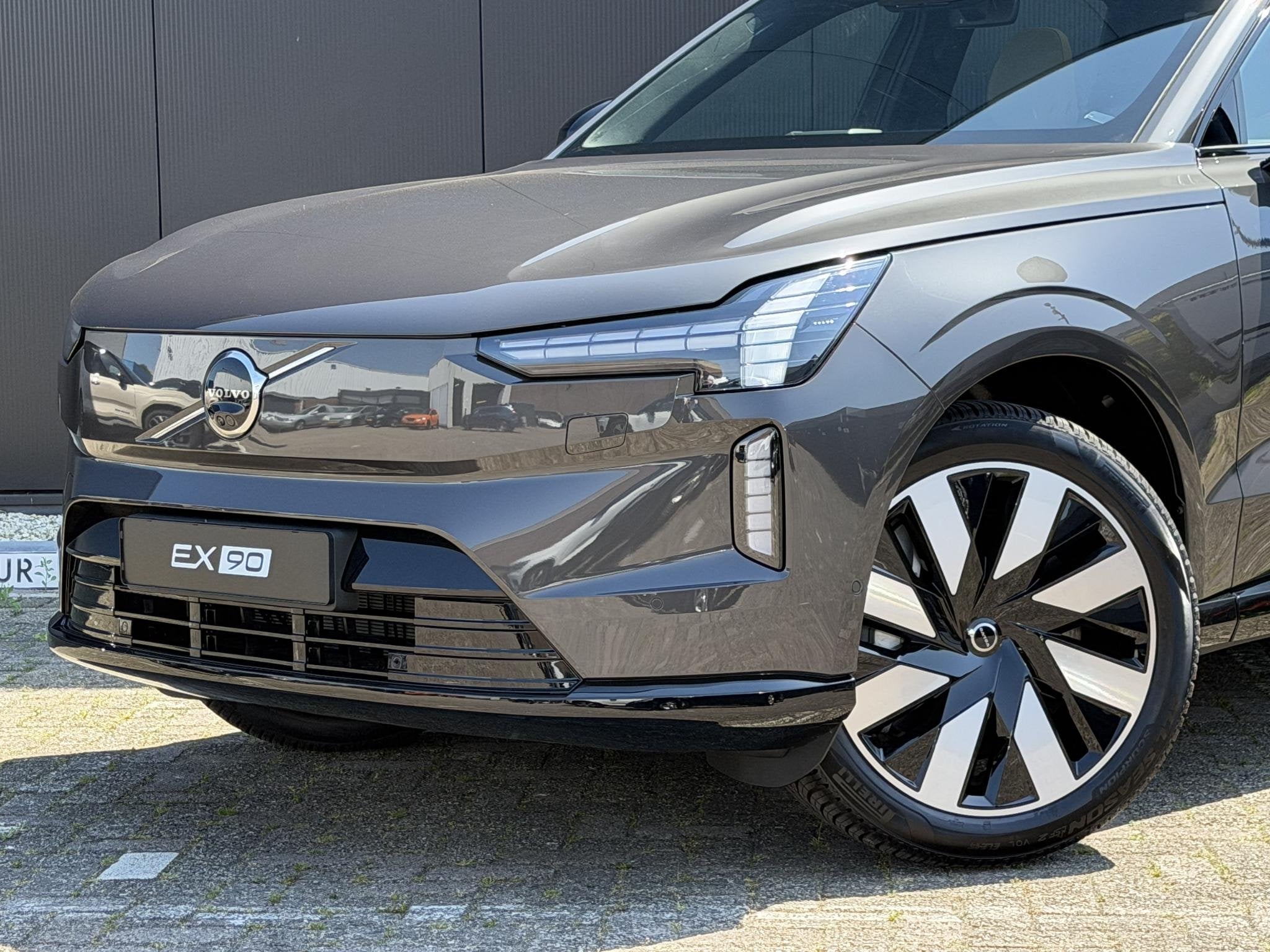 Volvo EX90 Single Motor Plus 7p. 92 kWh 21 inch lichtmetaal, Auto's, Automaat, Bruin, Lichtsensor, 7 stoelen
