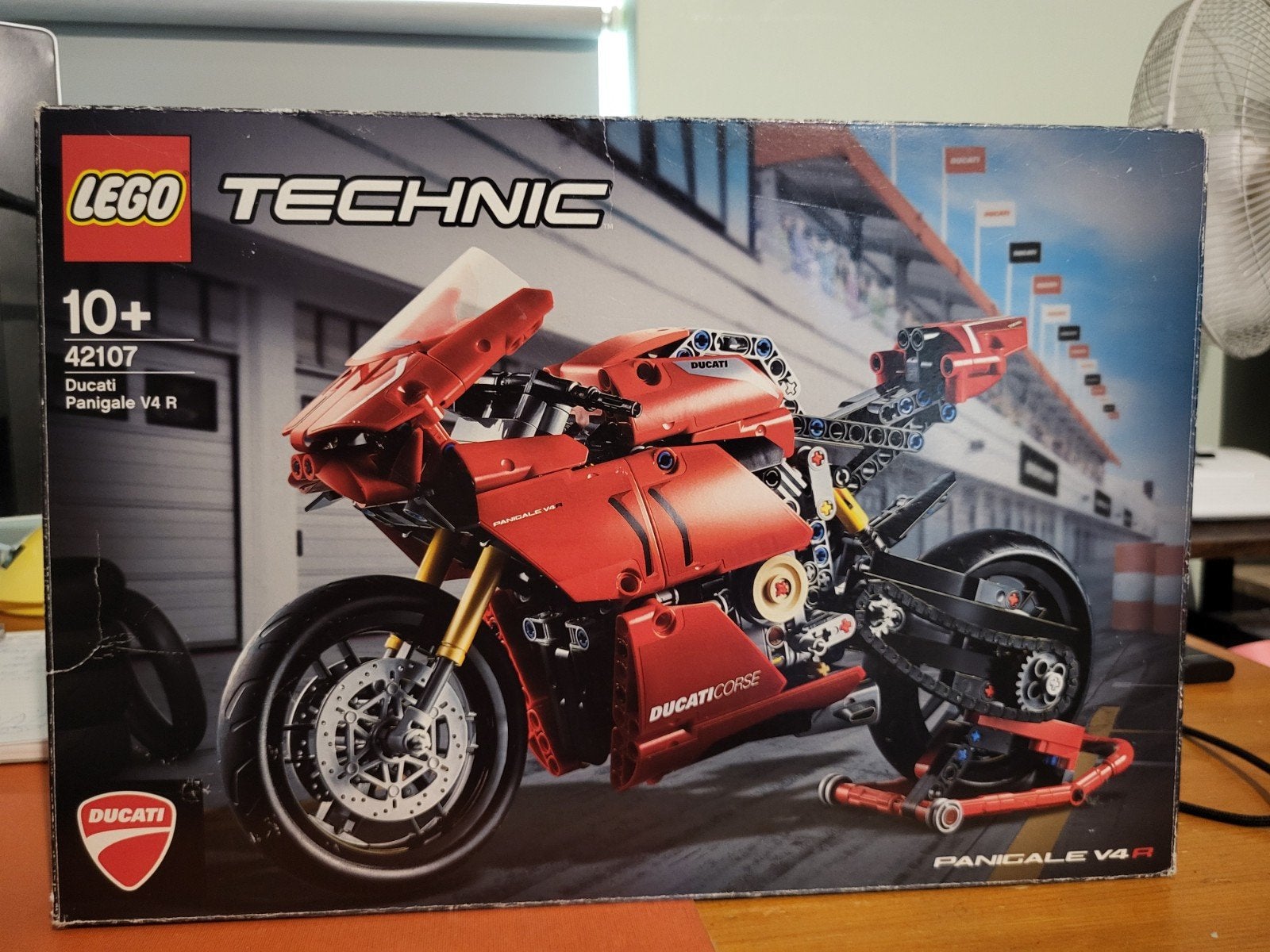 Ducati 42107 lego., Ophalen