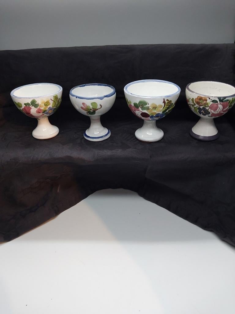4 niet-identieke eierdopjes met bloemdecoraties, Ophalen of Verzenden