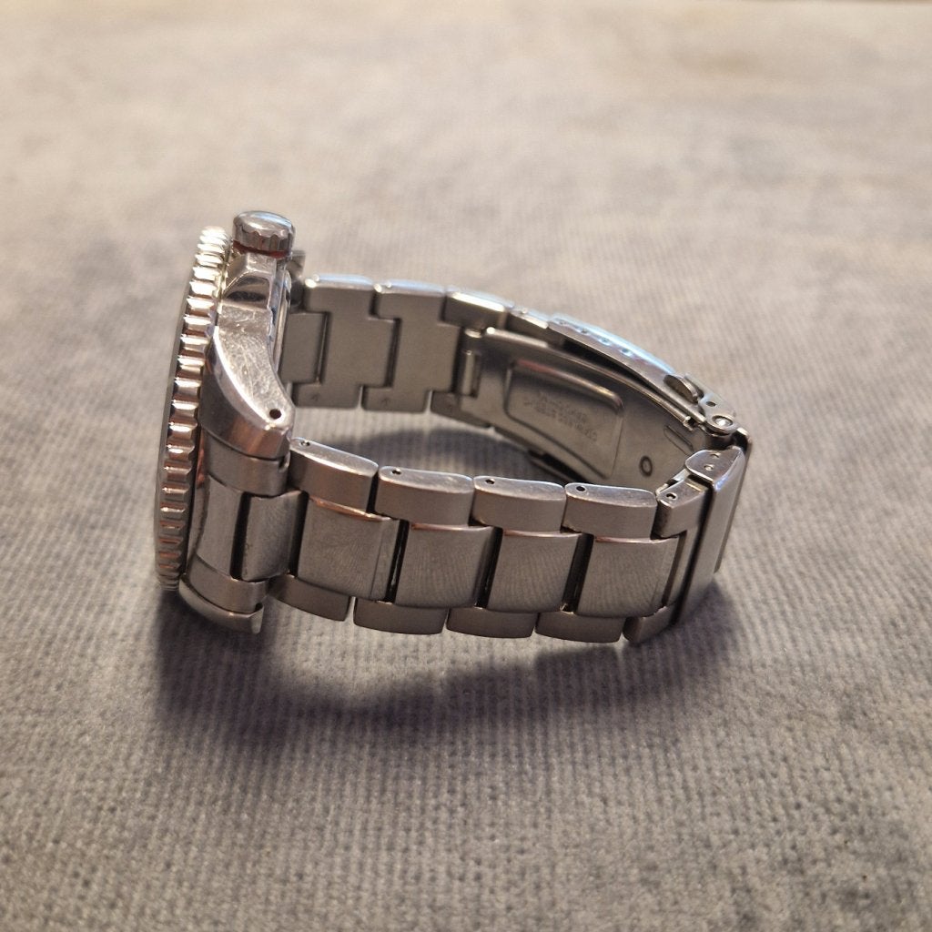 Seiko V157-0BT0 Special Edition Duikhorloge 200m, Seiko, Zo goed als nieuw, Support@seiko.com, 5-11, Akasaka 2-chome
Minato-ku, Tokyo 107-0052
Japan