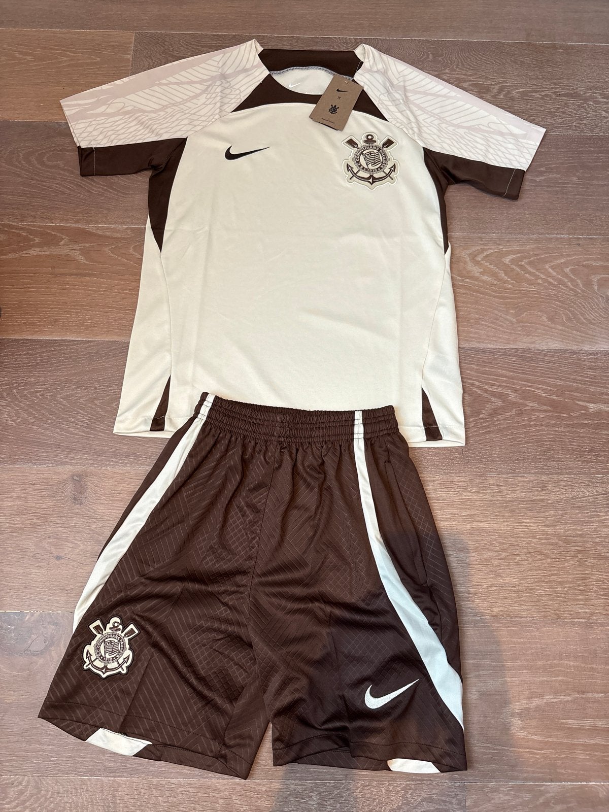 Nike Corinthians Thuisshirt en Broekje - Nieuw met labels, Ophalen, Beige, Nieuw, Voetbal