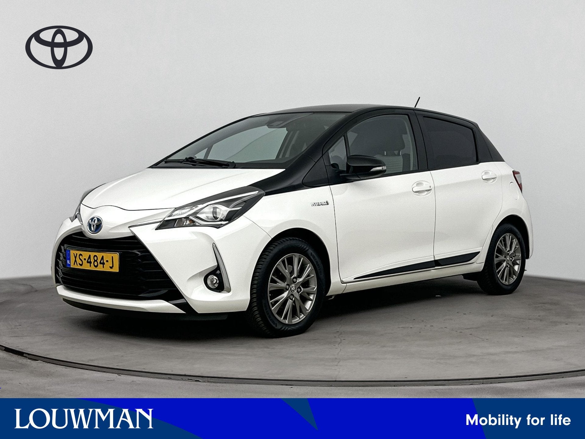 Toyota Yaris 1.5 Hybrid Design | Trekhaak | Achteruitrijcame, Auto's, Toyota, 12 maanden, Gebruikt, Euro 6, 4 cilinders