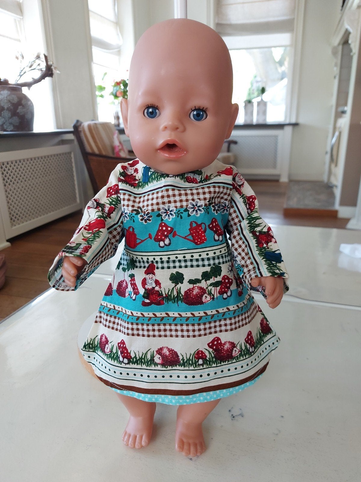 Leuk jurkje kabouters egel baby born, Ophalen of Verzenden, Nieuw, Babypop