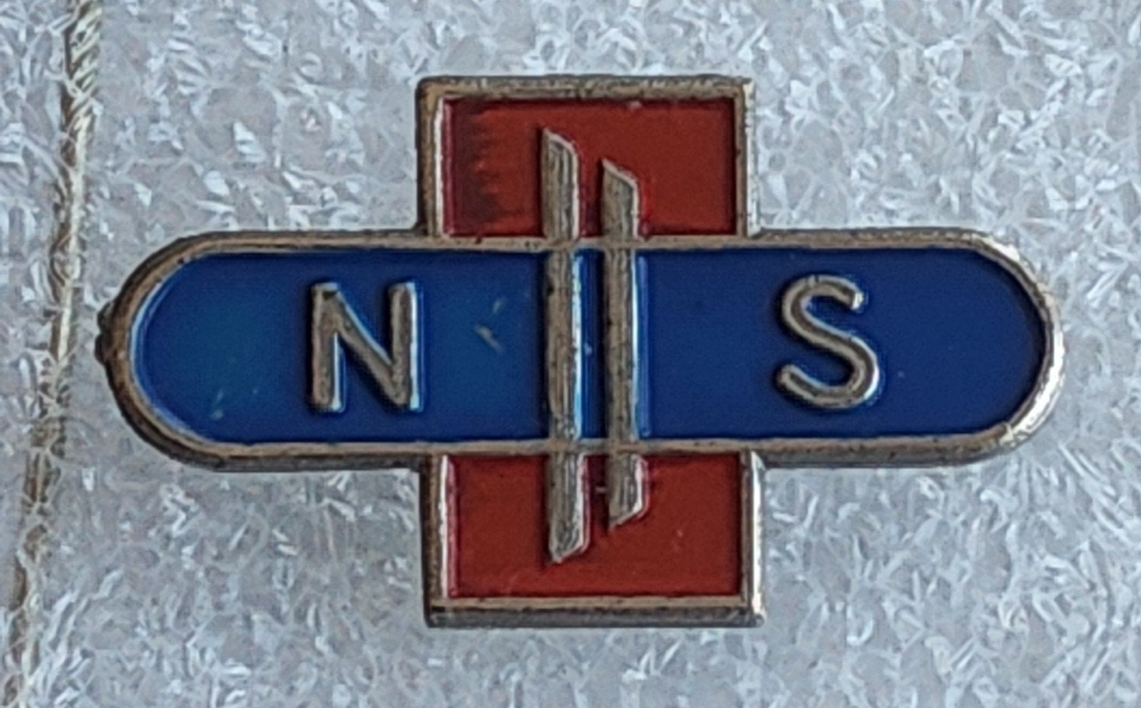 Vintage NS Speldje - Nederlandse Spoorwegen, Ophalen of Verzenden, Gebruikt, Transport, Speldje of Pin