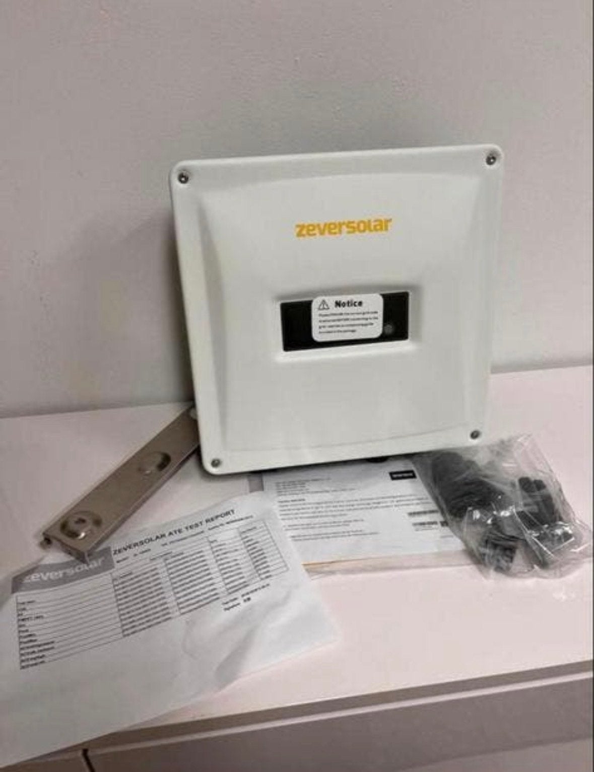 ZeverSolar Zeverlution 1500S omvormer - Nieuw in doos, Ophalen of Verzenden, Nieuw
