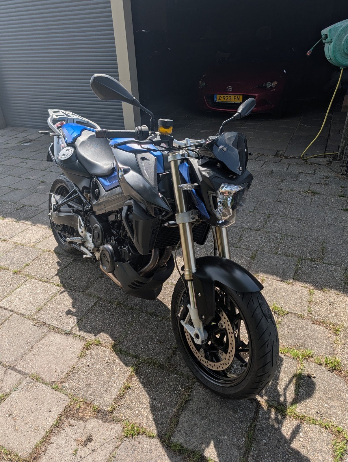BMW F 800 R Akrapovič & BMW Topkoffer, Motoren, Motoren | BMW, Sportuitlaat, Motorrijbewijs A, Meer dan 35 kW, Handgeschakeld