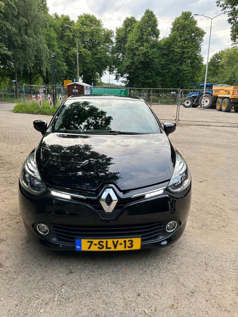 Renault Clio 0.9 TCE 66KW 5-DRS 2013 Zwart, Voorwielaandrijving, 898 cc, 40 €/maand, 540 kg