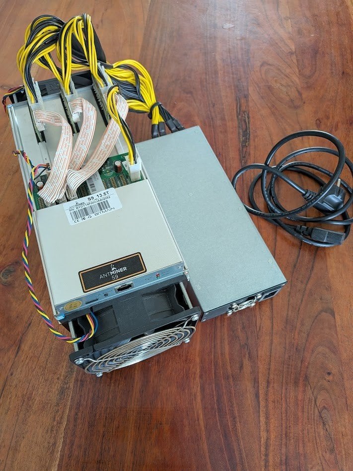 Bitmain Antminer S9 13.5T + APW3+ voeding + Braiins OS+, Computers en Software, Servers, Gebruikt, Onbekend, Ophalen of Verzenden