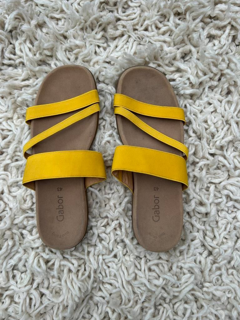 Dames slippers Gabor maat 43, Ophalen of Verzenden, Zo goed als nieuw, Geel, Sandalen of Muiltjes