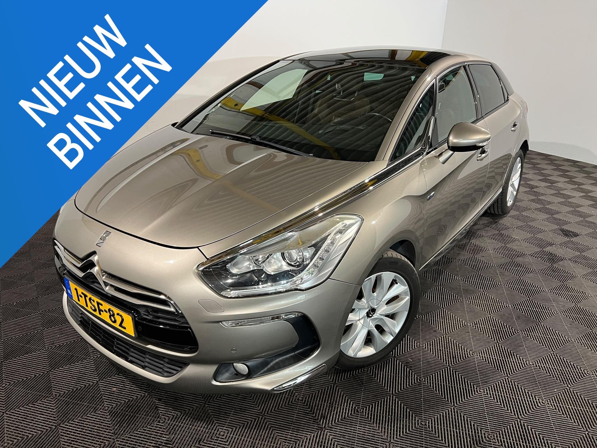 Citroen DS5 2.0 Hybrid4 Sport Chic, Auto's, Automaat, Euro 5, Gebruikt, 4 cilinders
