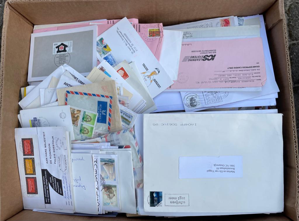 doos met poststukken, brieven, fdc, enz., Ophalen of Verzenden, Nederland en Buitenland