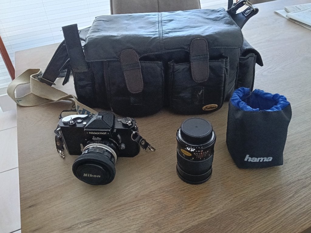 Te koop camera Nikkormat + extra lens en grote fototas, Ophalen, Gebruikt, Spiegelreflex, Nikon