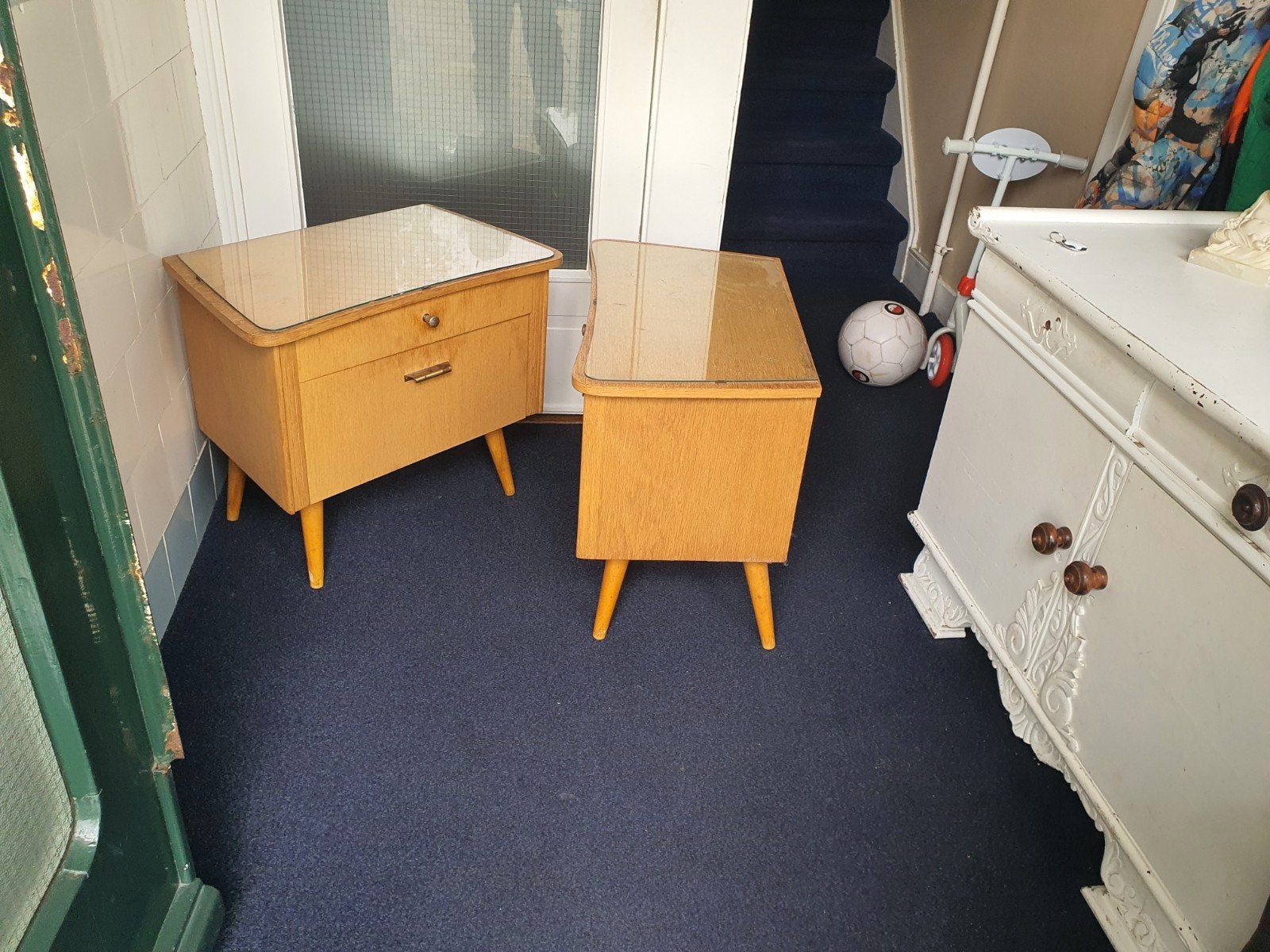 Set van 2 vintage nachtkastjes met glazen blad, Minder dan 55 cm, Gebruikt, Vintage / Retro, Overige vormen