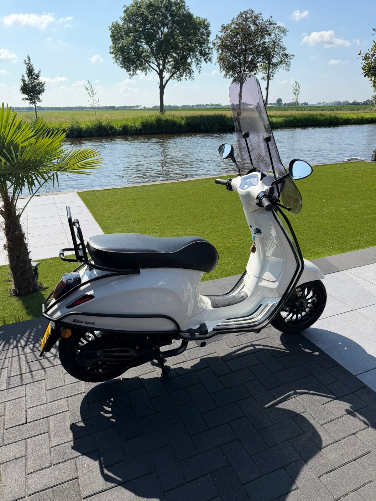 Zeer Nette Vespa Sprint 50CC custom 2200KM!, Fietsen en Brommers, Ophalen, Maximaal 45 km/u, Zo goed als nieuw, 50 cc