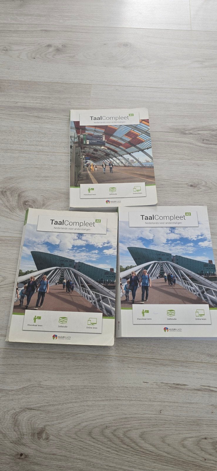TaalCompleet A1, A2 2 stuks van A2 leerboeken b toetsen, Boeken, Nederlands, Ophalen of Verzenden, Zo goed als nieuw, Non-fictie