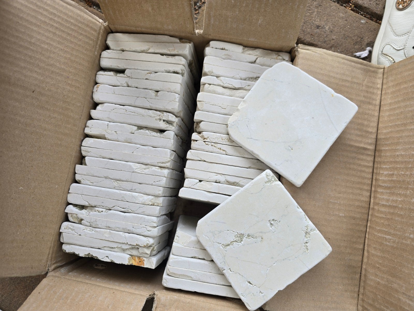 Tegels 10x10 cm - Wit (2,5m²) en Zwart (0,5m²), Ophalen, Overige materialen, Gebruikt, Minder dan 20 cm