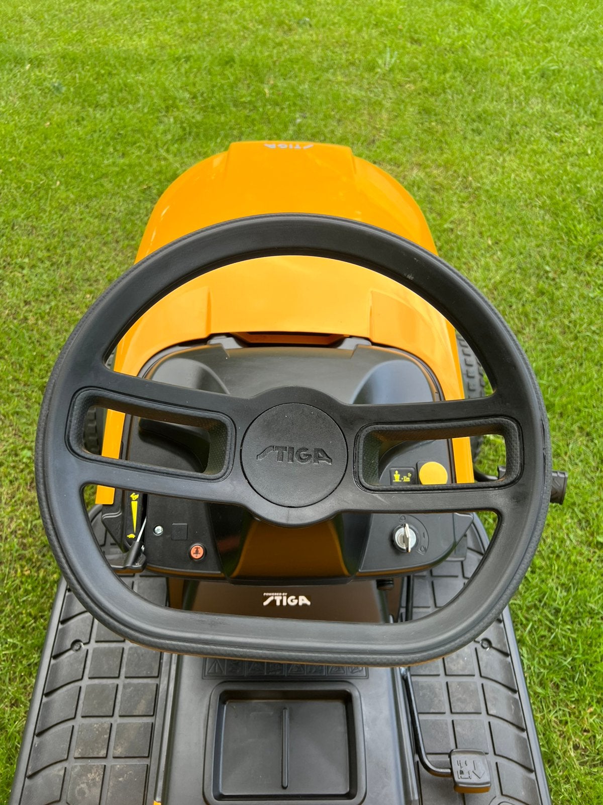 Als nieuw! Stiga Estate Tornado 384 zitmaaier, hydrostaat, Tuin en Terras, Zitmaaiers, Stiga, Estate, Zweden, Info@stiga.se