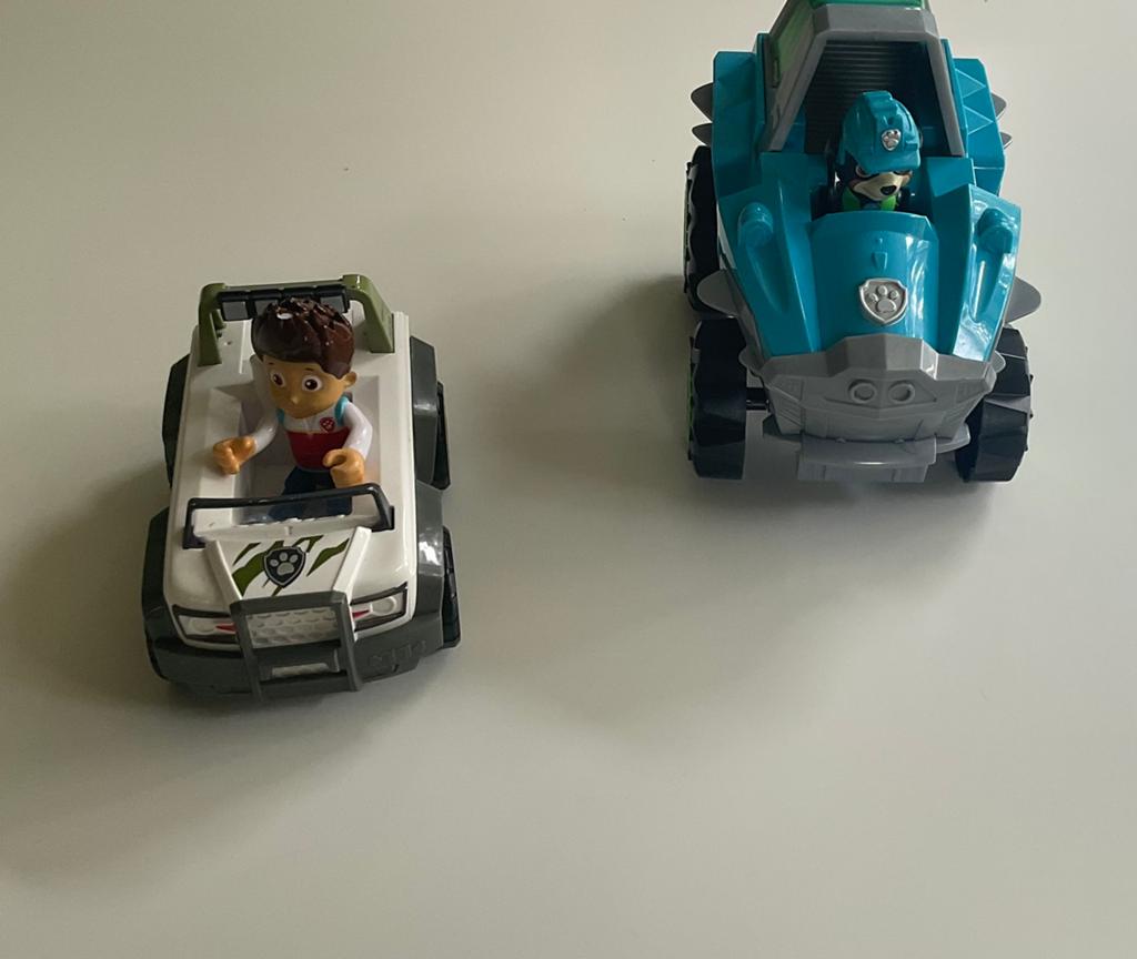 Paw patrol 2 auto,s inclusief 2 poppertjes, Ophalen, Gebruikt