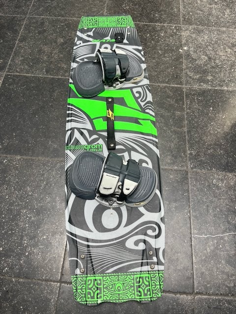 Naish Grom voor kids, Watersport en Boten, Kitesurfen, Ophalen, Gebruikt, Twintip, Kiteboard