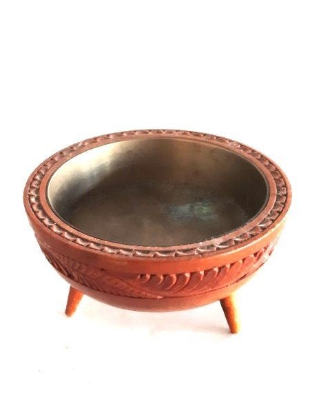 Vintage handgesneden houten schaaltje met messing binnenbakj, Ophalen, Gebruikt
