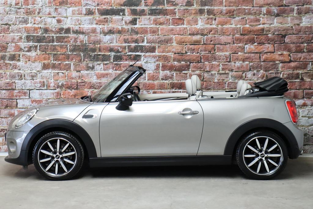 MINI Cabrio Cooper Chili Serious Business / Navigatiesysteem, Auto's, Mini, Voorwielaandrijving, 136 pk, Gebruikt, Euro 6