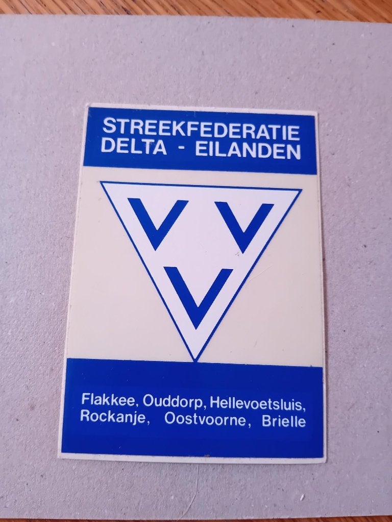VVV sticker Streekfederatie Delta - Eilanden 9,5x7cm, Ophalen of Verzenden, Zo goed als nieuw, Bedrijf of Vereniging