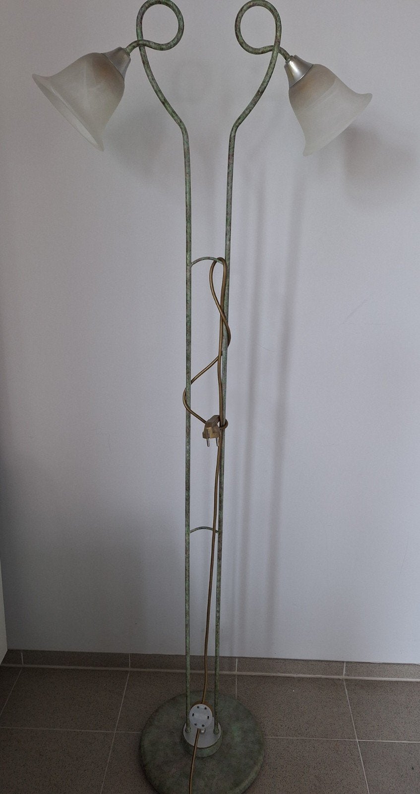 Vintage vloerlamp met twee glazen kappen, Ophalen, Gebruikt, Vintage, Klassiek, Glas