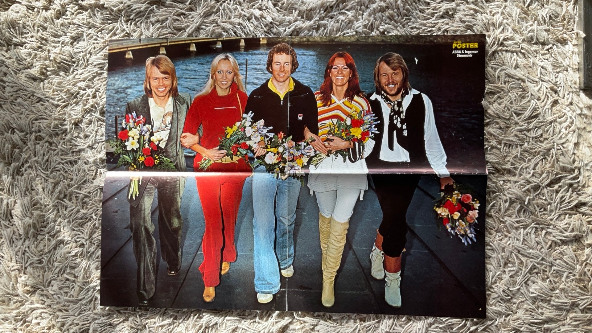 Super ABBA Poster In Goede Staat, Verzamelen, Muziek, Artiesten en Beroemdheden, Ophalen of Verzenden, Zo goed als nieuw, Poster, Artwork of Schilderij