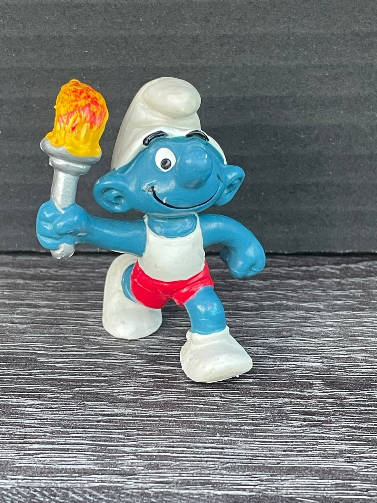 Smurf met fakkel - Vintage Smurfen figuur, Ophalen of Verzenden, Gebruikt, Overige Smurfen, Poppetje, Figuurtje of Knuffel