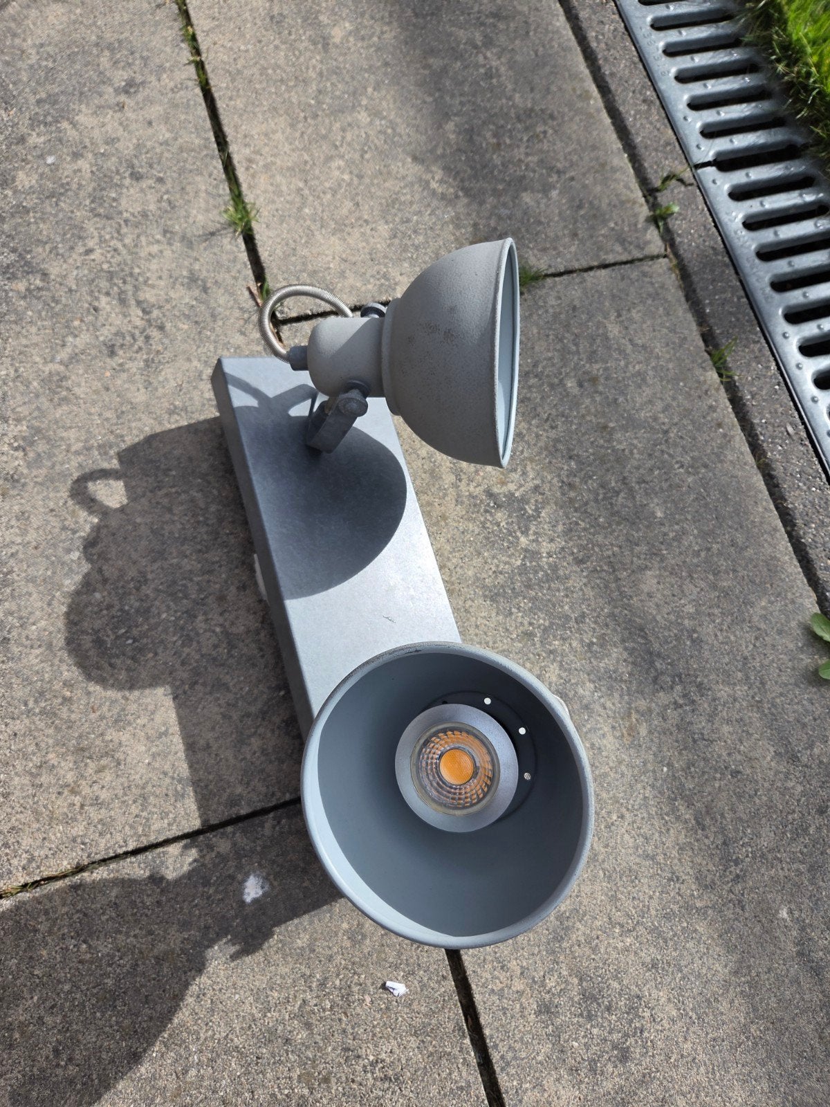 Dubbele spot, grijs, B22 (Bajonetsluiting), Ophalen of Verzenden, Zo goed als nieuw, LED
