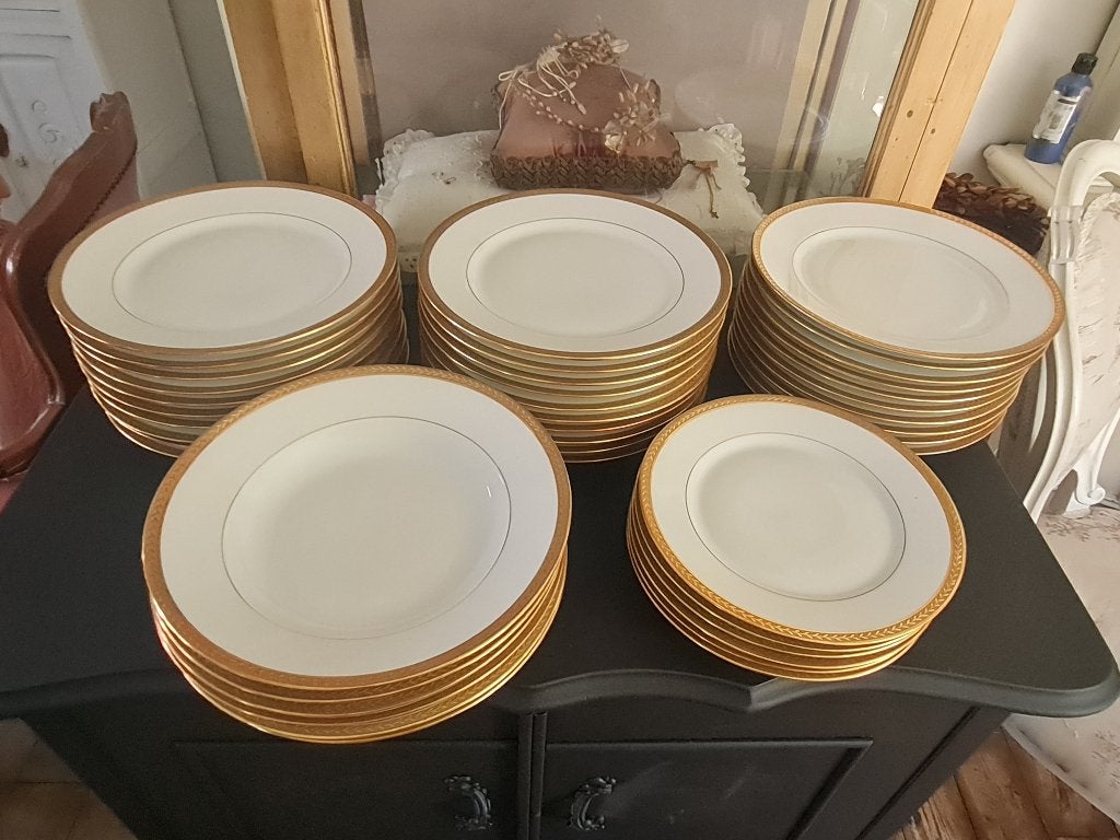 Oud Limoges servies borden per stuk 9,95  foto 1 t/m 6