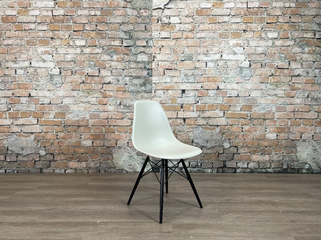 Vitra DSW kiezelsteen/zwart bij TheReSales, Huis en Inrichting, Stoelen, Ophalen, Overige kleuren, Design, Hout