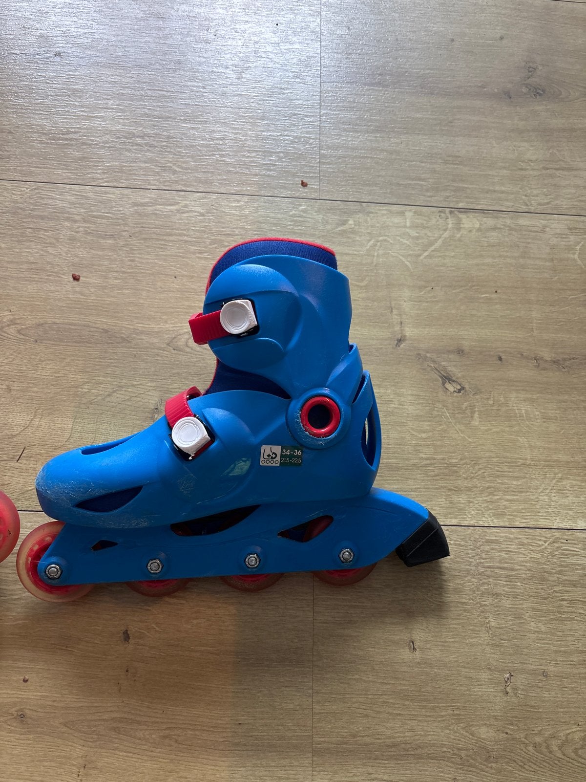 Skeelerset maat 34-36 Oxelo met beschermers en helm, Overige merken, Kinderen, Ophalen of Verzenden, Inline skates 4 wielen