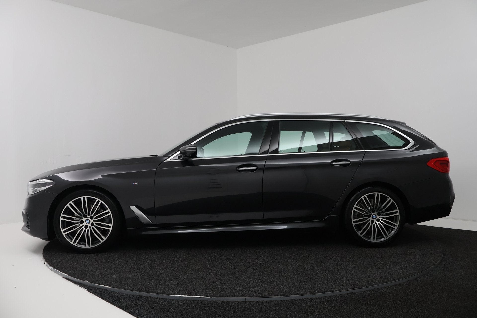 BMW 5 Serie Touring 520i Corporate Lease High Executive (PAN, Automaat, 1998 cc, Achterwielaandrijving, Gebruikt