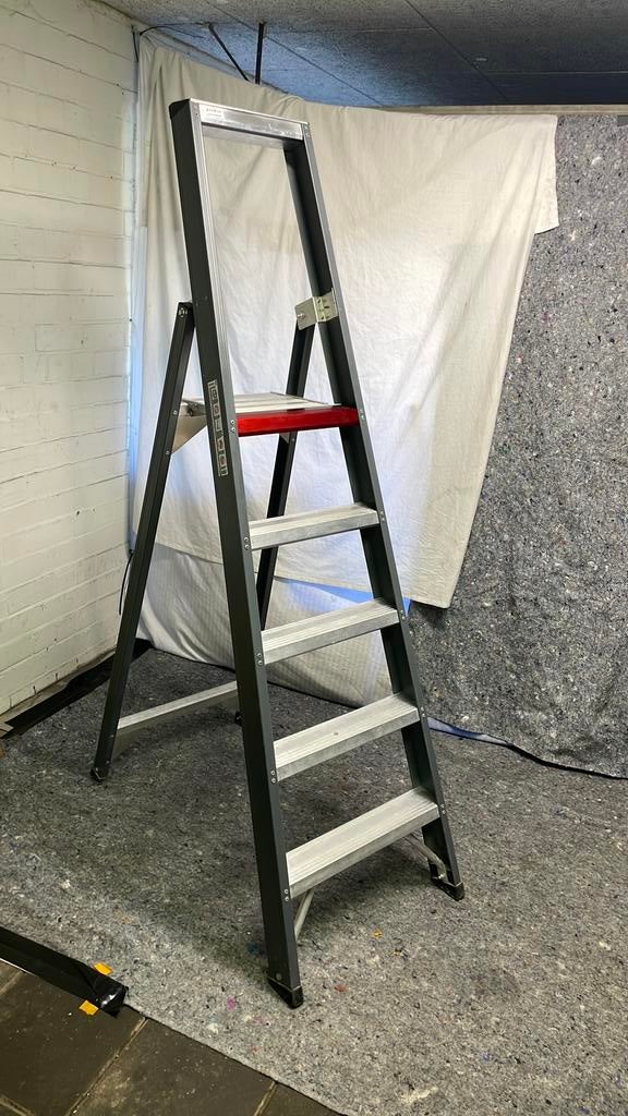 Altrex pro feco 5 flaco  trap, Doe-het-zelf en Verbouw, Ladders en Trappen, Ophalen, Zo goed als nieuw, Minder dan 2 meter