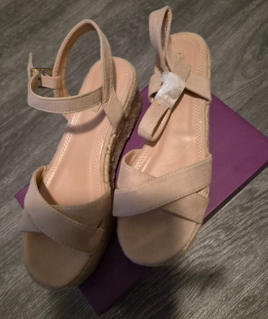 Zomer schoenen, Ophalen, Beige, Sandalen of Muiltjes, Zo goed als nieuw