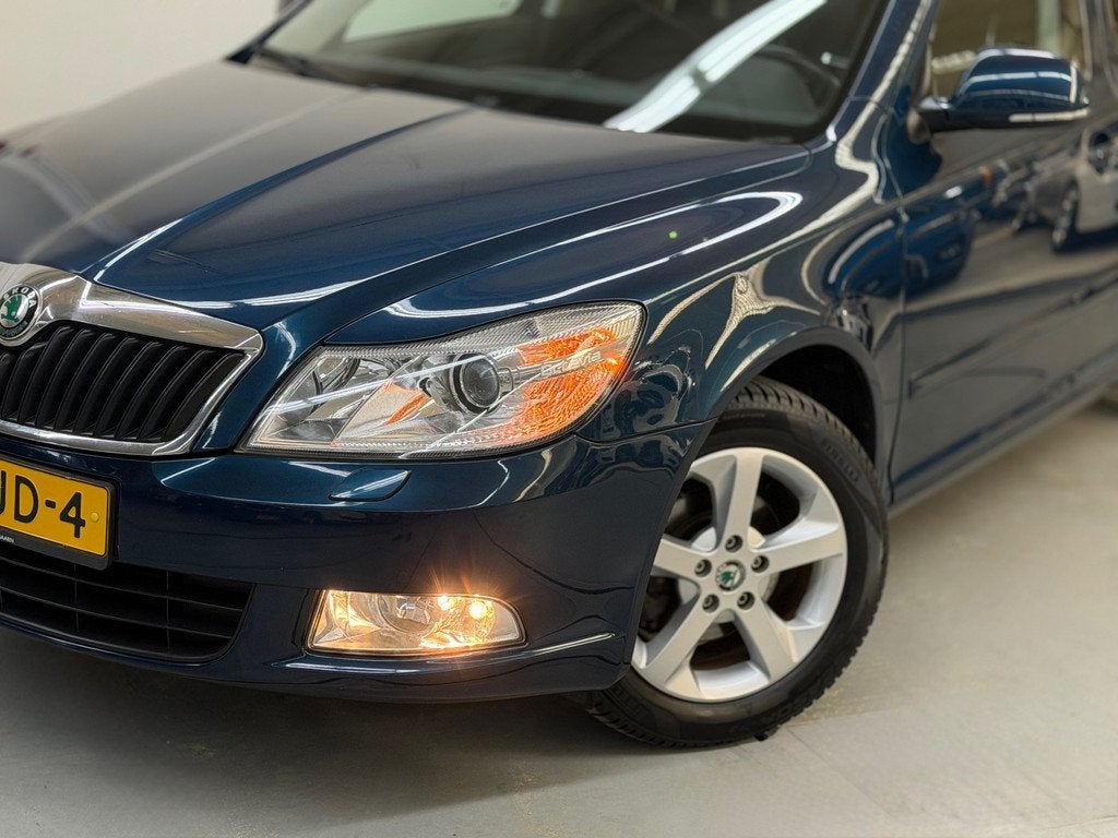 Skoda Octavia Combi 1.4 TSI Greentech Elegance Business Line, Auto's, Voorwielaandrijving, Euro 5, Gebruikt, 4 cilinders