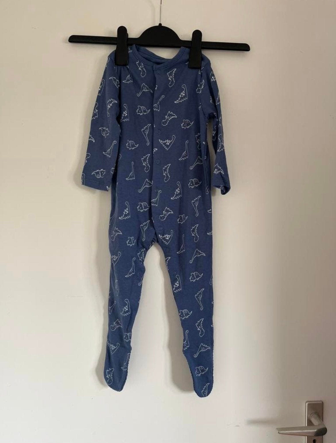 Donkerblauw pakje / boxpakje met dino’s, maat 86 Primark, Kinderen en Baby's, Ophalen of Verzenden, Zo goed als nieuw, Jongetje