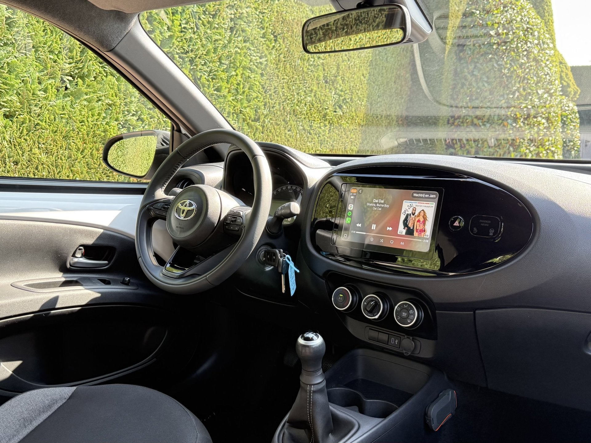 Toyota Aygo X 1.0 VVT-i MT Play | Carplay | Camera | Fabriek, Stof, Gebruikt, 920 kg, 4 stoelen