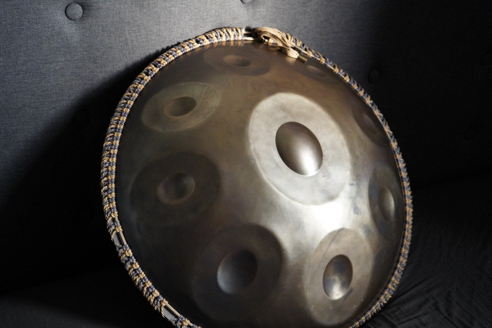 Mokum C Pygmy 11 Handpan Studio Ember Steel - Nieuwstaat, Ophalen of Verzenden, Zo goed als nieuw, Overige soorten, Met koffer of draagtas