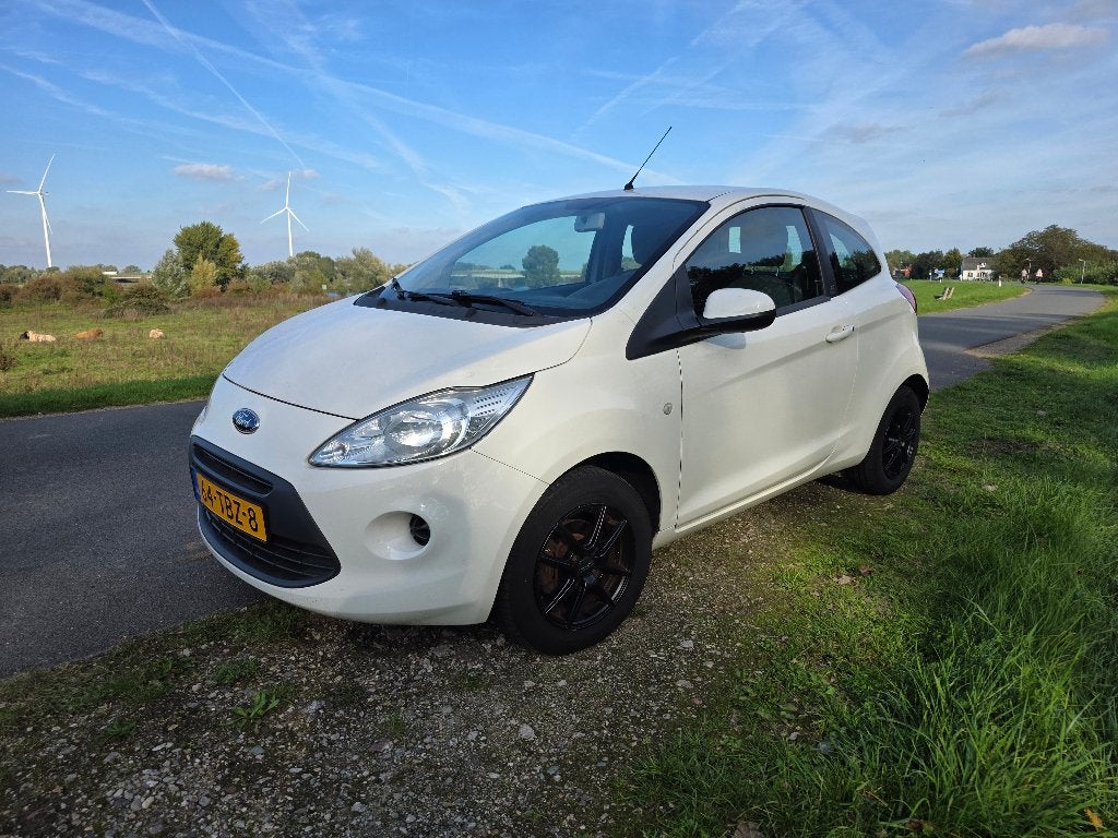 Ford Ka 1.2 69pk 2012 Wit, Airco, Auto's, Voorwielaandrijving, Stof, 1242 cc, 4 cilinders