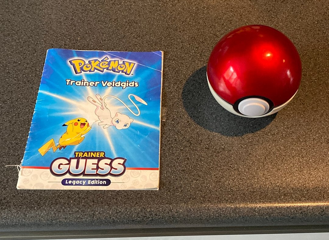 Pokémon trainer met gids, Ophalen, Zo goed als nieuw, Overige typen