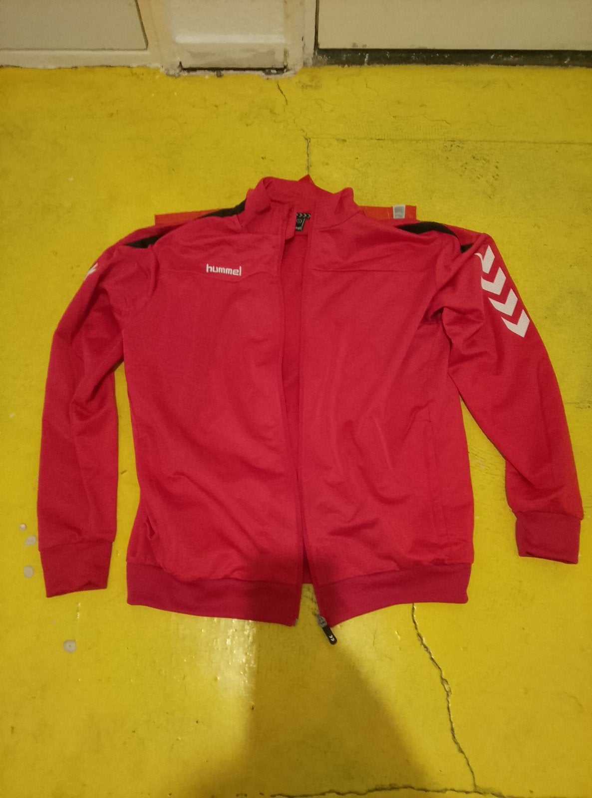 Hummel trainingsjasje - Maat M, Kleding | Heren, Maat 48/50 (M), Ophalen of Verzenden, Zo goed als nieuw, Voetbal