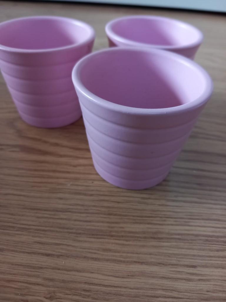 Drie roze (bloem)potjes, Ophalen of Verzenden, Gebruikt
