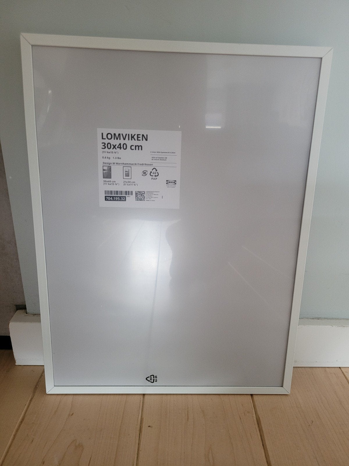 Nieuwe IKEA LOMVIKEN fotolijst 30x40 cm, wit, Huis en Inrichting, Ophalen, Nieuw, Fotolijst, Wit